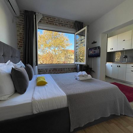 Bricks Studio Apartments ティラナ エクステリア 写真