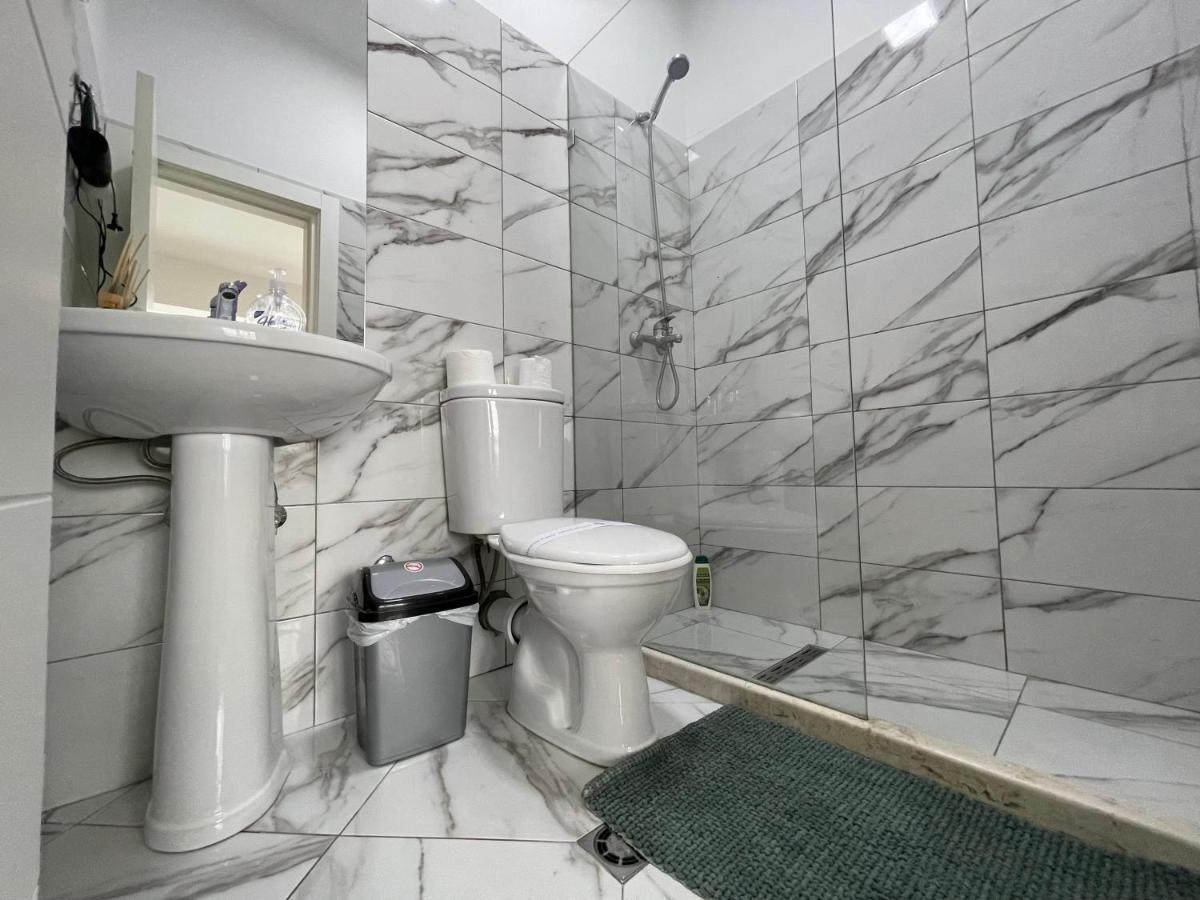 Bricks Studio Apartments ティラナ エクステリア 写真