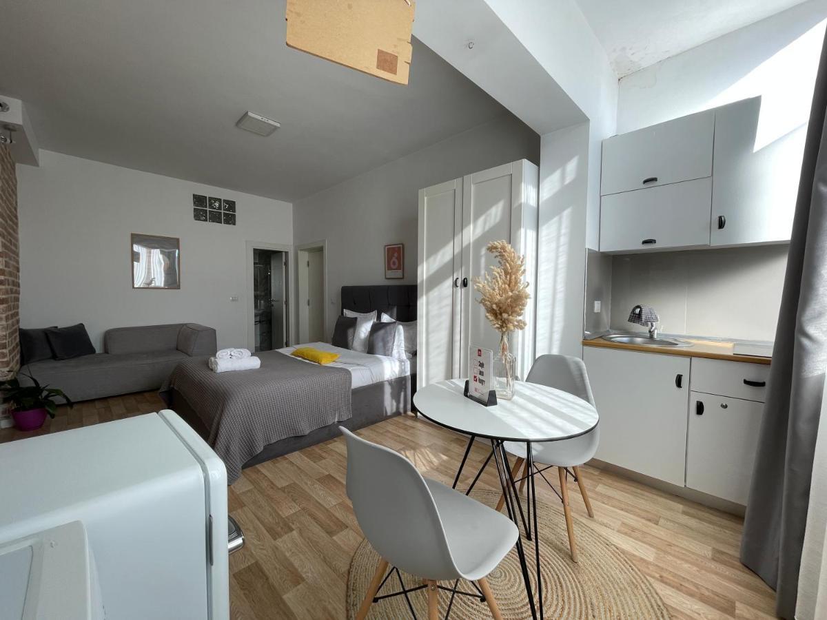 Bricks Studio Apartments ティラナ エクステリア 写真
