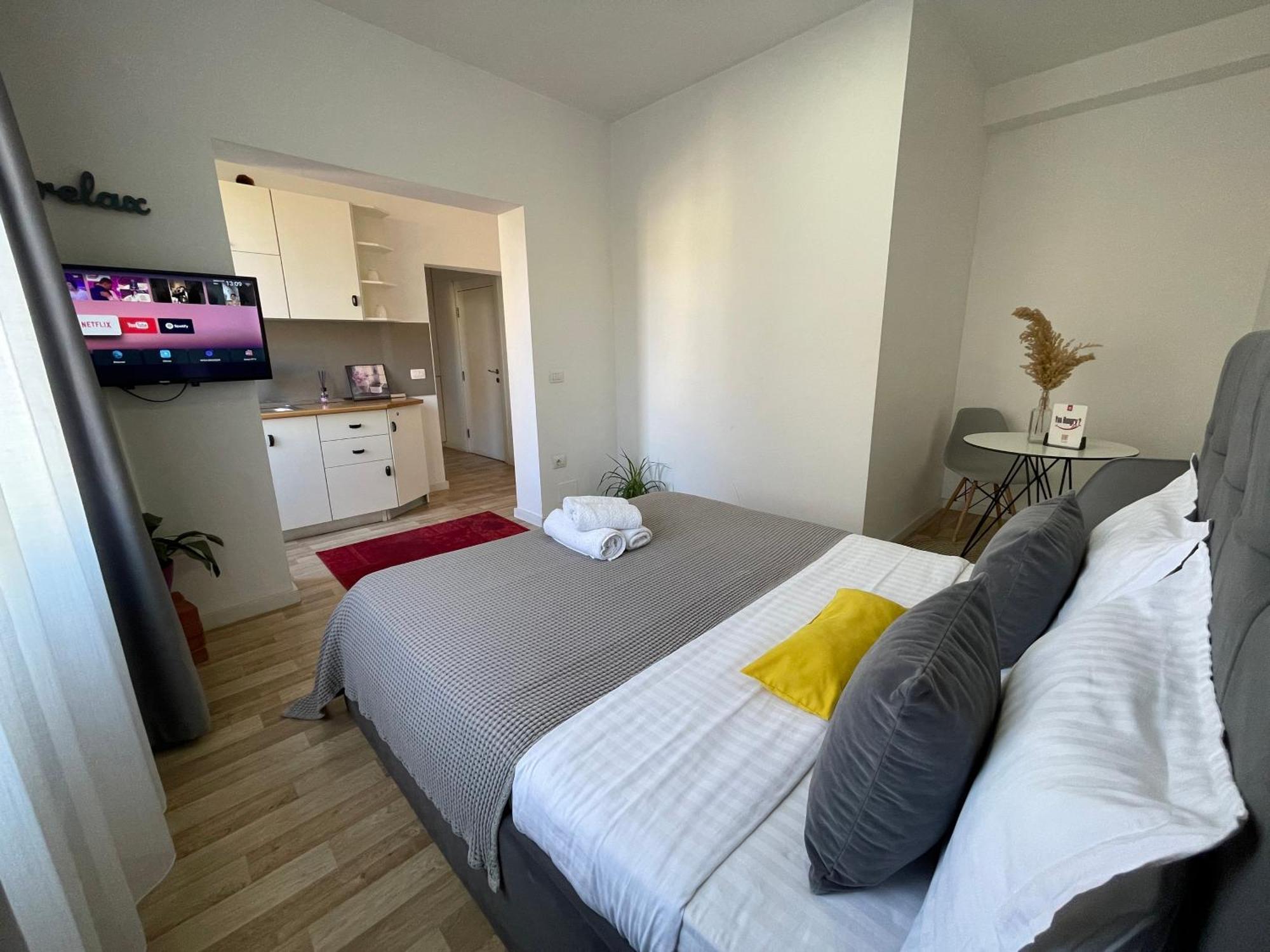 Bricks Studio Apartments ティラナ エクステリア 写真
