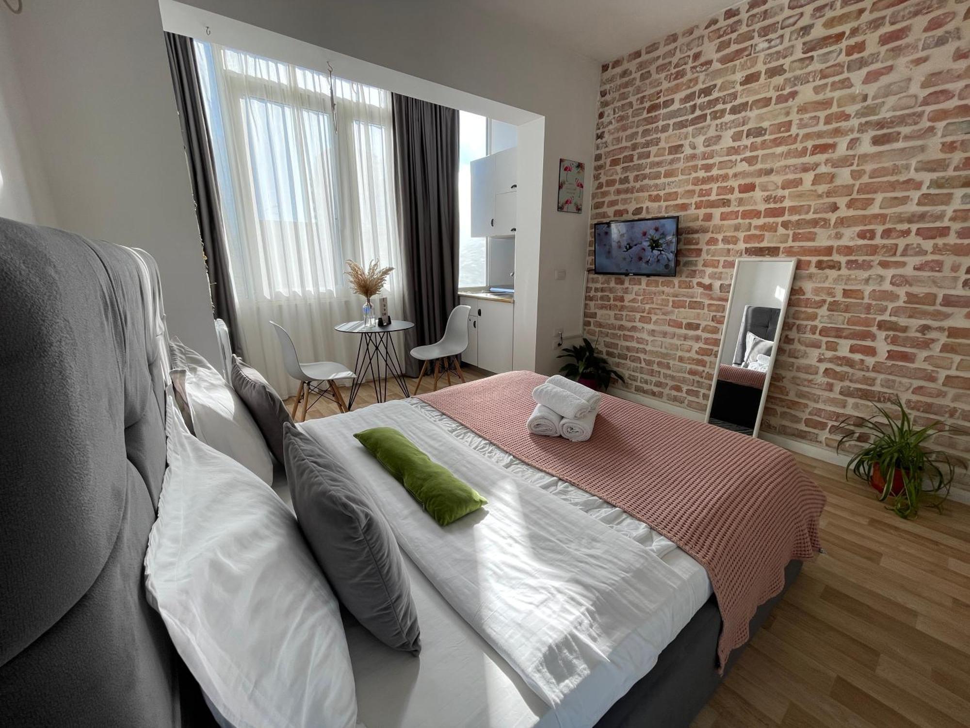 Bricks Studio Apartments ティラナ エクステリア 写真