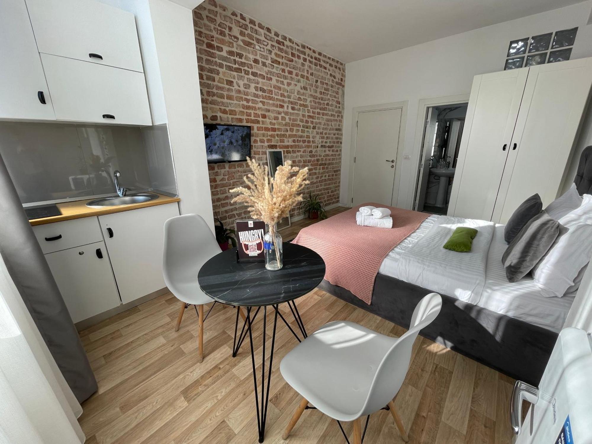 Bricks Studio Apartments ティラナ エクステリア 写真