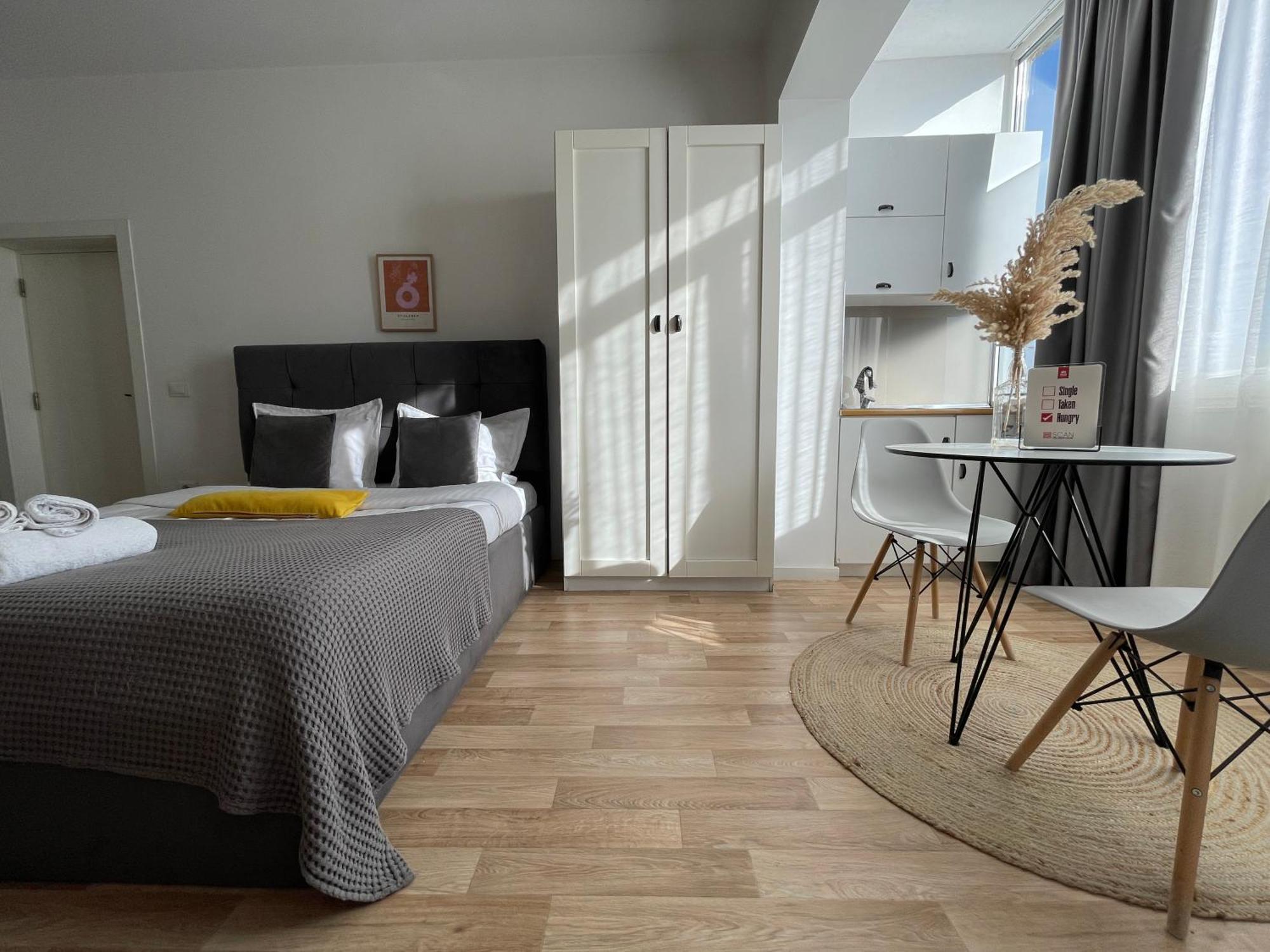 Bricks Studio Apartments ティラナ エクステリア 写真