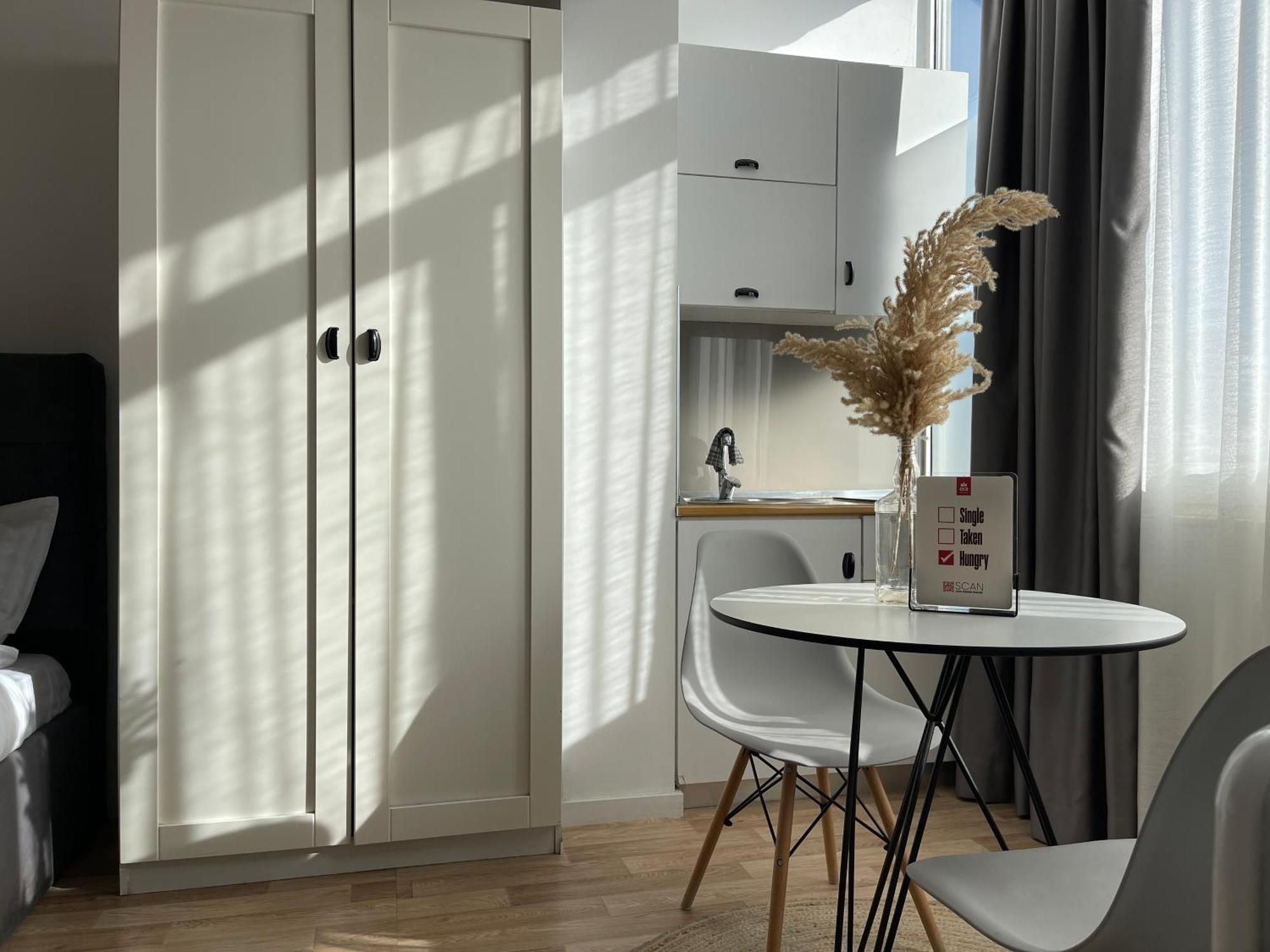 Bricks Studio Apartments ティラナ エクステリア 写真