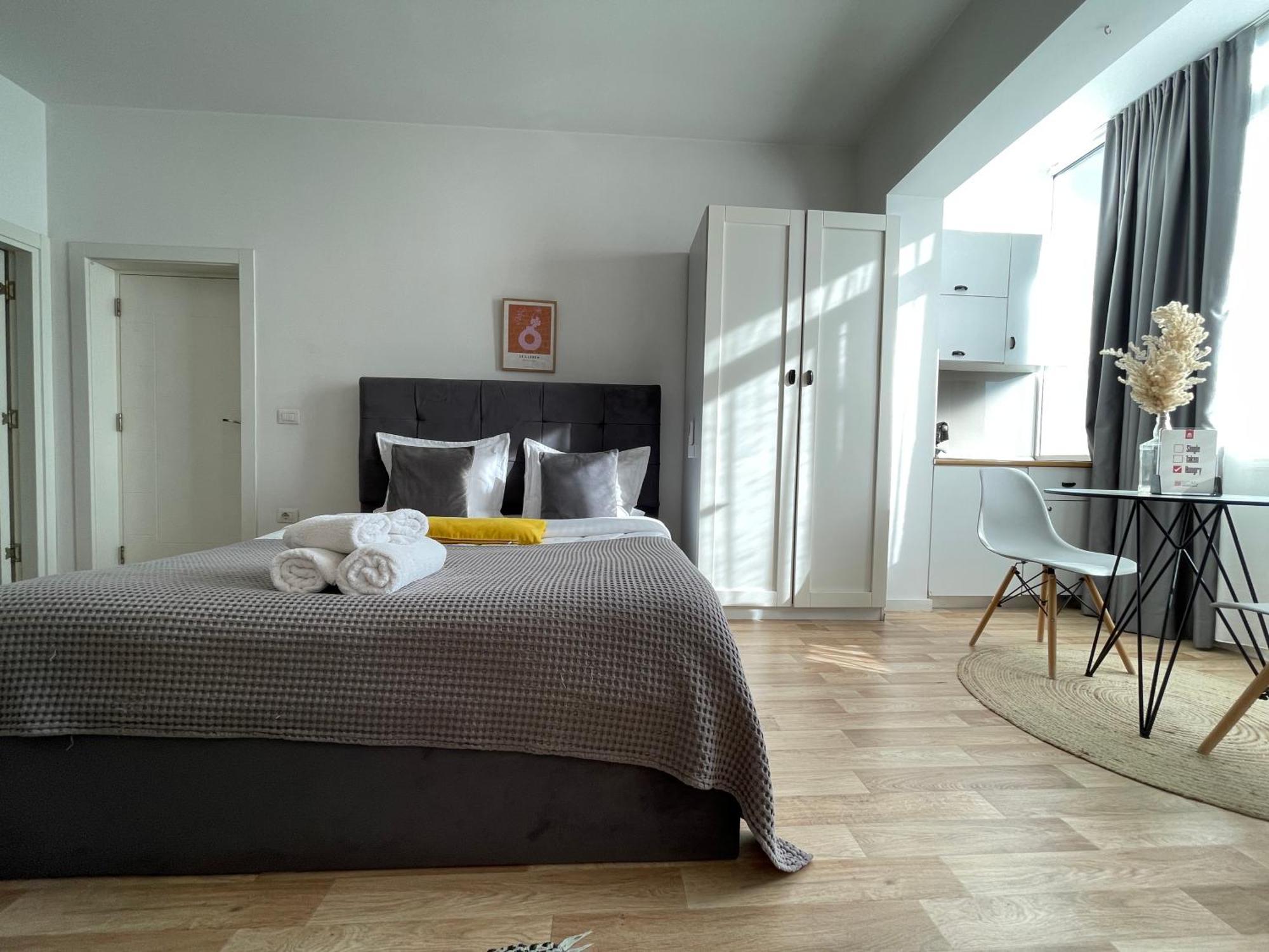 Bricks Studio Apartments ティラナ エクステリア 写真
