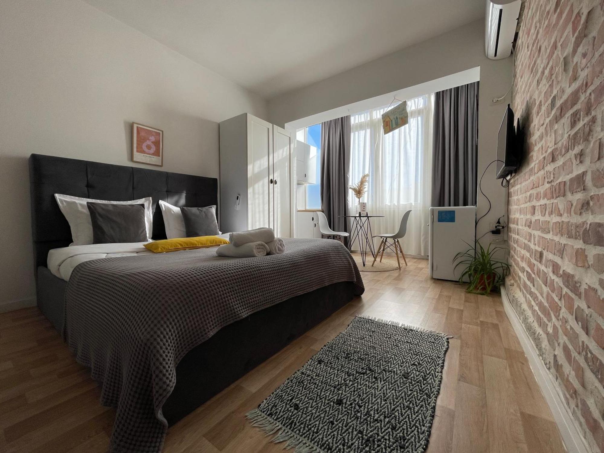 Bricks Studio Apartments ティラナ エクステリア 写真